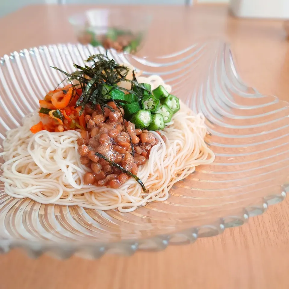 Snapdishの料理写真:納豆キムチとオクラの素麺|Rie*さん