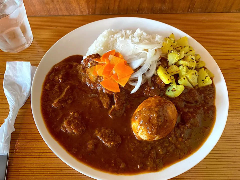 激辛ビーフ🐮🍛🔥味玉トッピング🥚ピクルスマシマシ🥒|buhizouさん