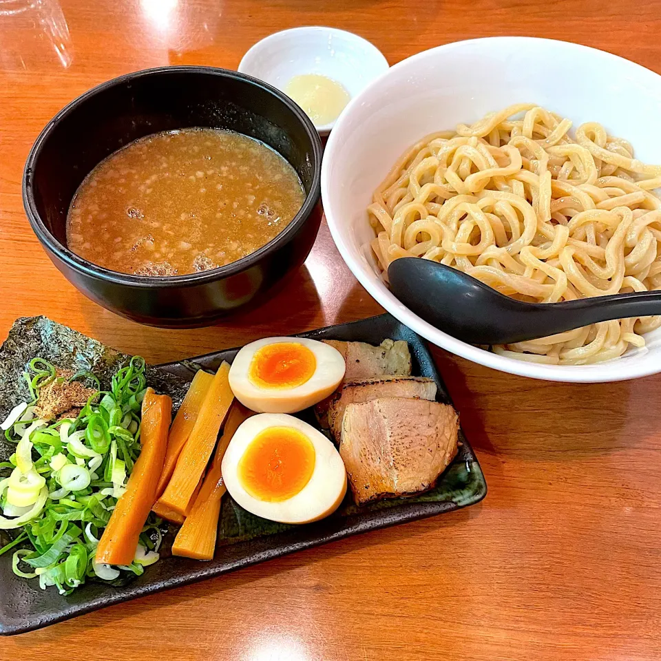 Snapdishの料理写真:濃厚魚介豚骨つけ麺スペシャル|izumiさん