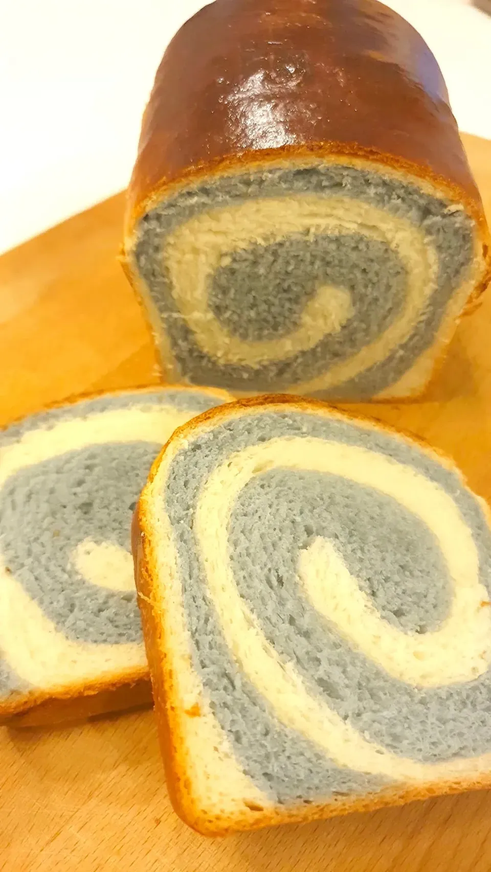 Butterfly pea flower swirl  bread|YCさん