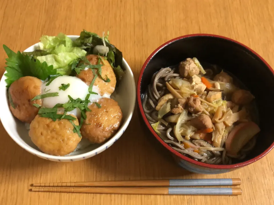 Snapdishの料理写真:つくね丼&きのこそば|ここなりさん