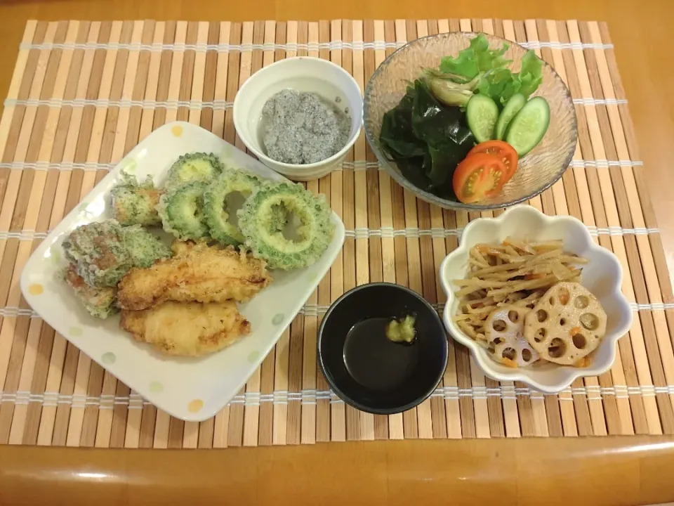 Snapdishの料理写真:☆天ぷら三種
☆刺し身ワカメ
☆ゴボウとレンコンきんぴら
☆黒ゴマおぼろ豆腐|chikakoさん