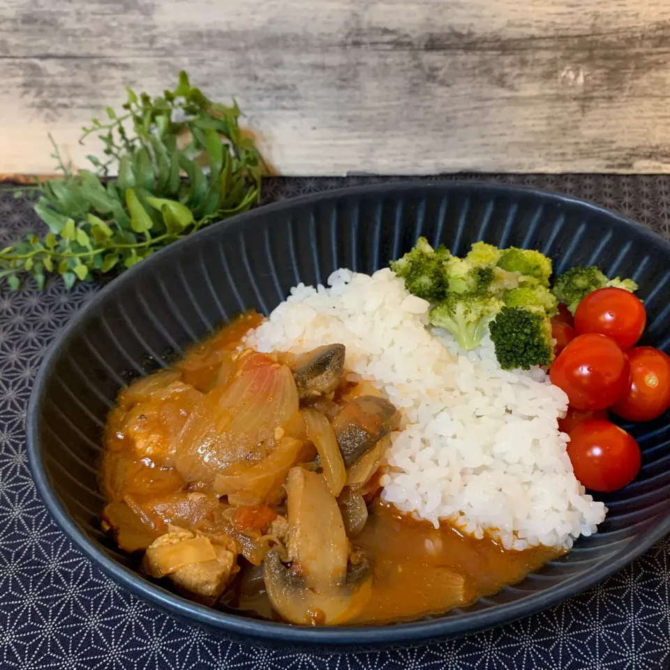 Snapdishの料理写真:ちょっと酸っぱいカレーポークビンダルー|らぴすらずり(らぴ)さん