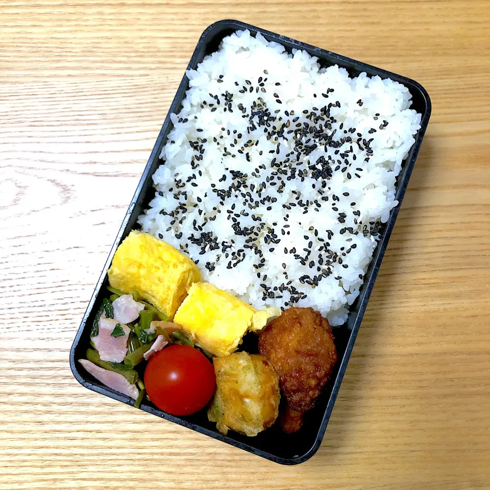 Snapdishの料理写真:水曜日の旦那さんのお弁当🍙|むさけんさん