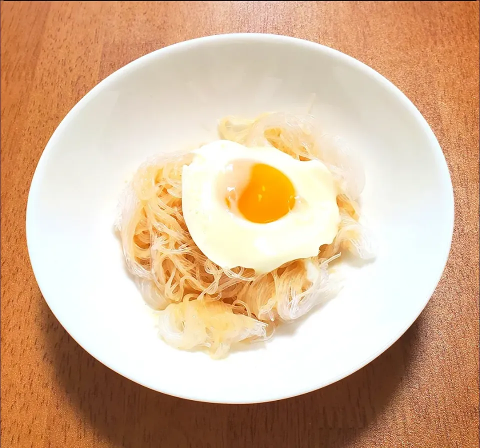 春雨ごまダレ麺の目玉のせ|ナナさん