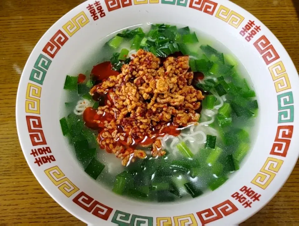 Snapdishの料理写真:ヒロミさんの料理🍜ピリ辛ニラ麺|みよぱさん