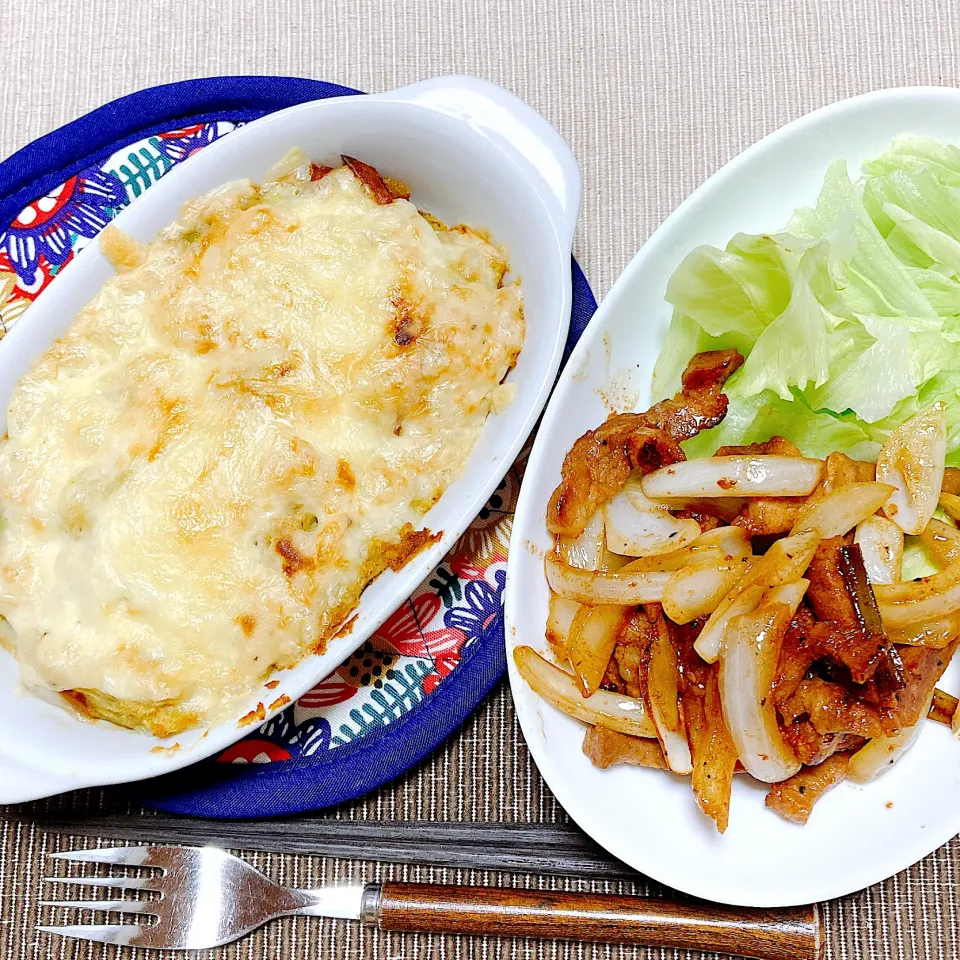 Snapdishの料理写真:ポテトチーズ焼き(カレー風味)とお肉|akkoさん