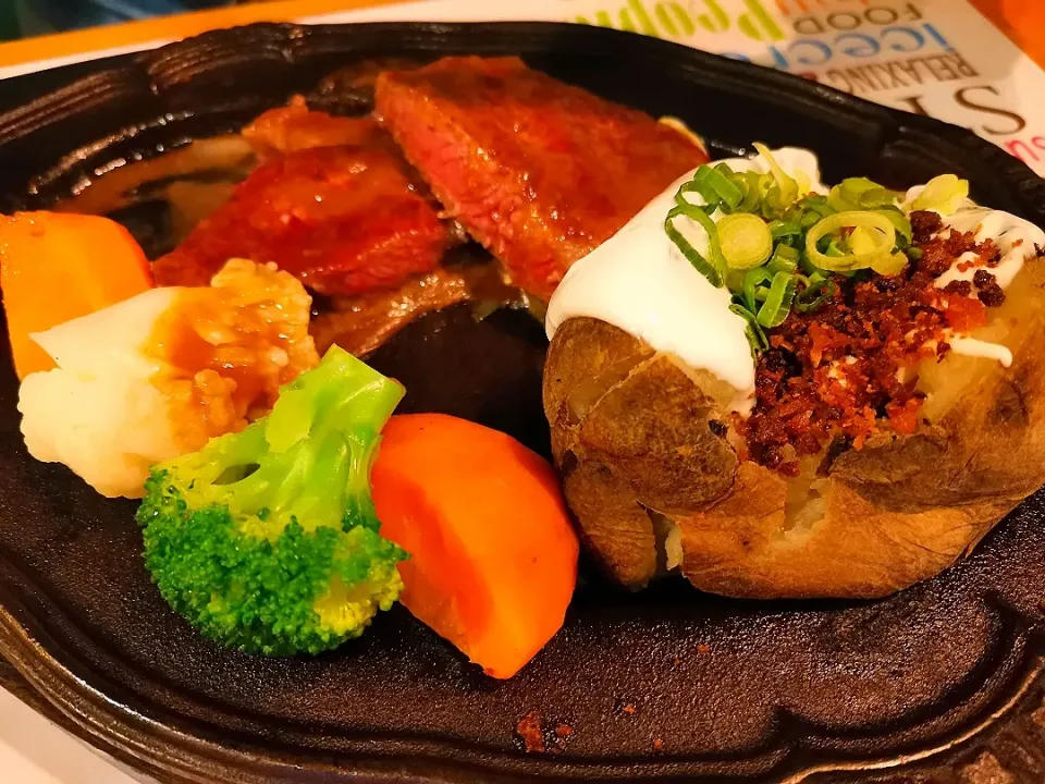 ribeye steak bake potato|Cindy Gohさん