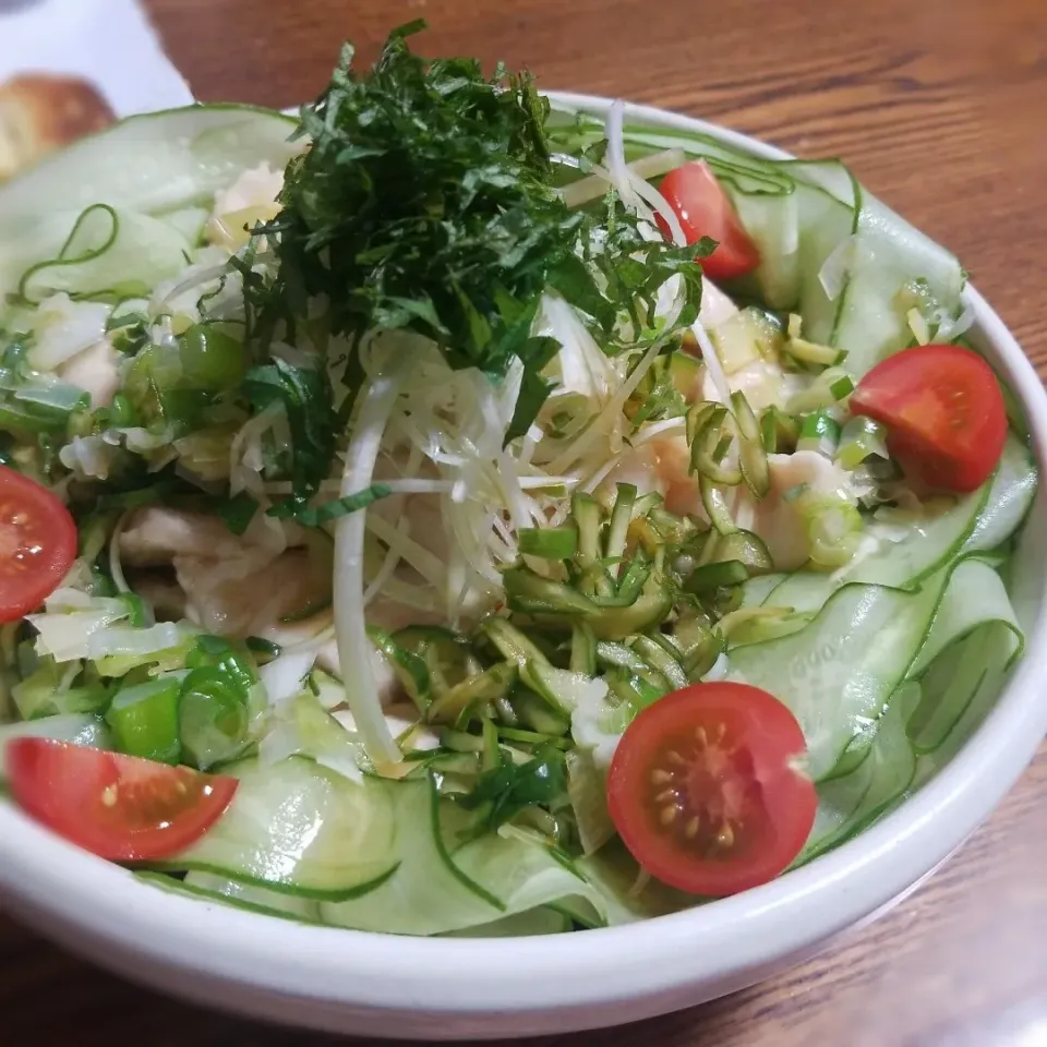 今夜の主役😃❤️😃
我が家の採れたて野菜たっぷり
ヘルシーお豆腐サラダ|kazu sさん