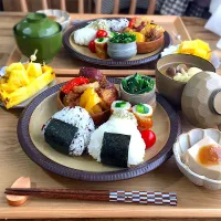 おにぎりプレートなおひるごはん🍙🥢|mou mouさん