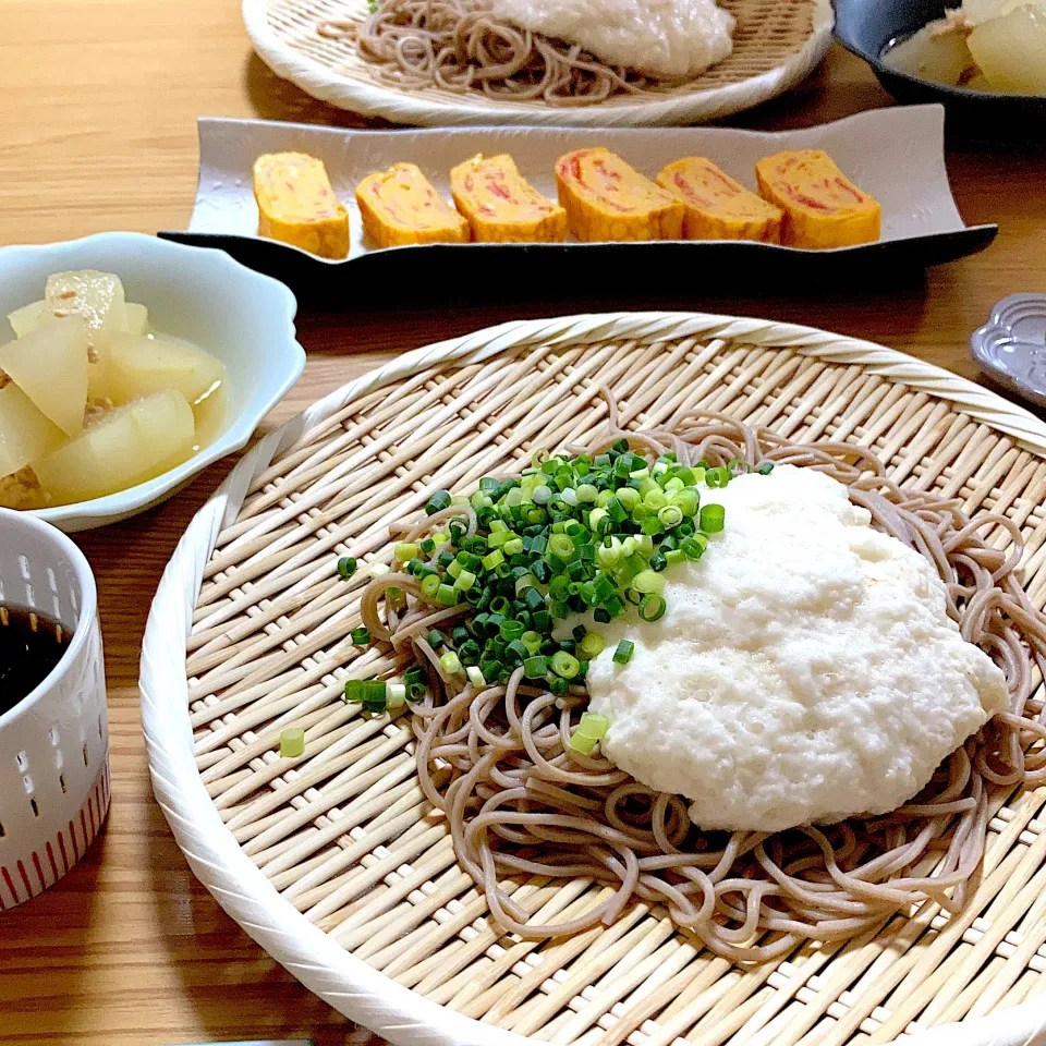 山かけそば、かにかまの卵焼き、冬瓜の煮物|ツインうさぎさん