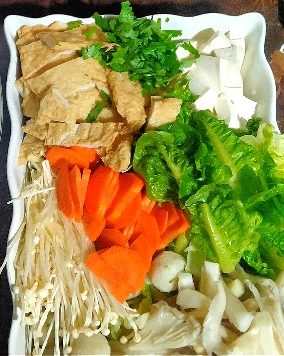 Mix Vege, fish ball, Chicken, tofu, mushroom & carrot for tom yam soup|Harlina  (Malaysia)さん