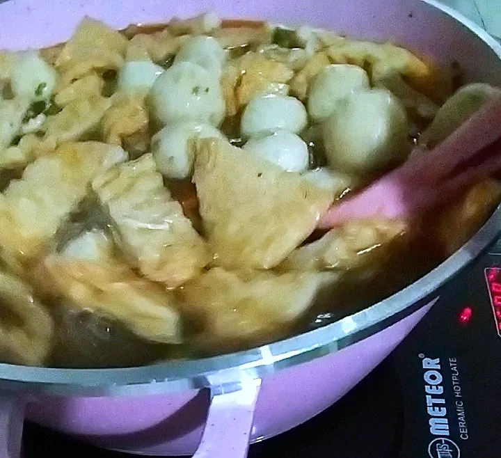 Tom Yam soup with fish ball|Harlina  (Malaysia)さん