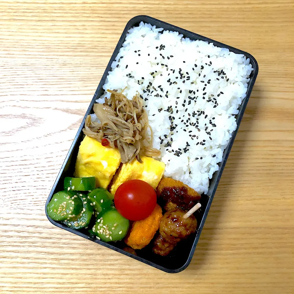 Snapdishの料理写真:木曜日の旦那さんのお弁当🍙|むさけんさん