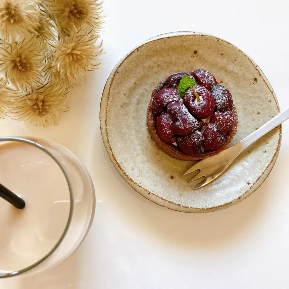 アメリカンチェリーのタルト🍒🥧☕️|ちゃみこさん