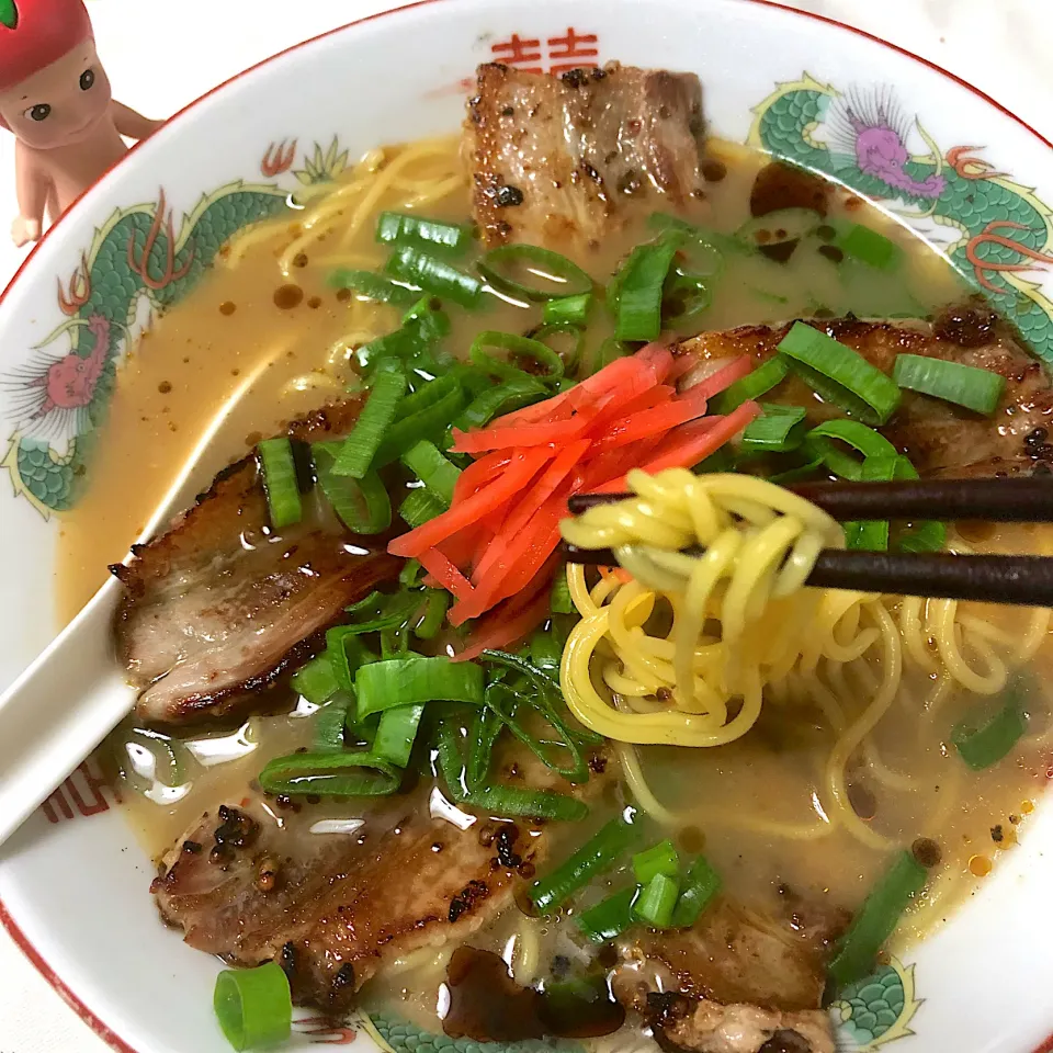 豚骨醤油ラーメン|こじゅわいさん