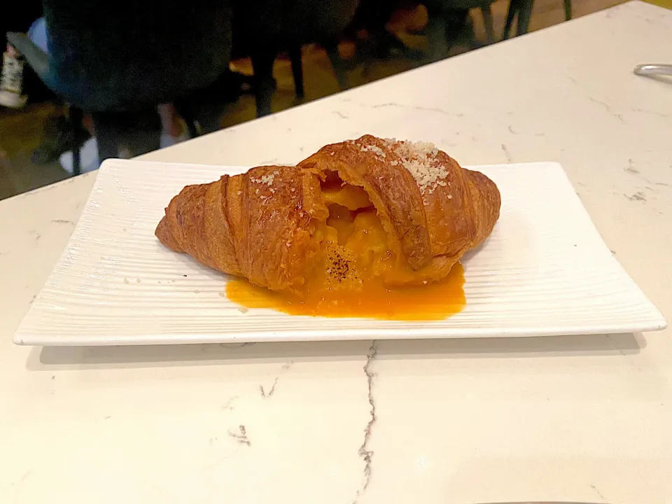 Signature lobster bisque lava croissant|skyblueさん