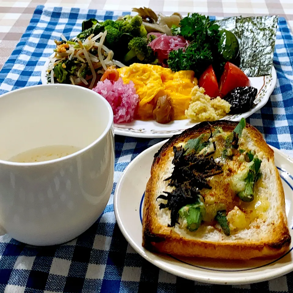 今日の朝ごはん★オクラとヒジキのチーズと豆乳明太子クリームのトースト|riko30294さん