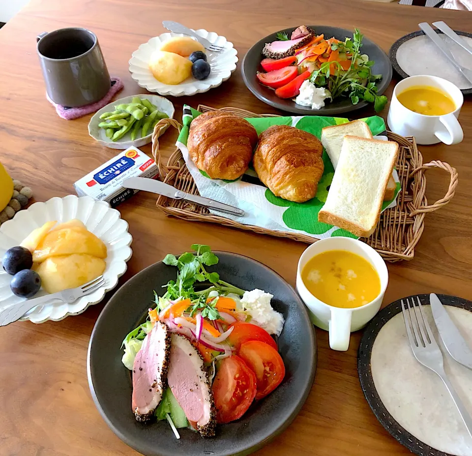 エシレのクロワッサンとバターでいつもの朝ごはん|こんぶさん