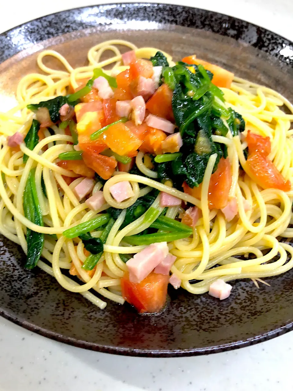 ベーコンほうれん草トマト🍅パスタ🍝|ヒロミ🏝🏝🏝🌺🏄🌊🐬🏄‍♀️🏄‍♂️🍹🐠👙🌺さん