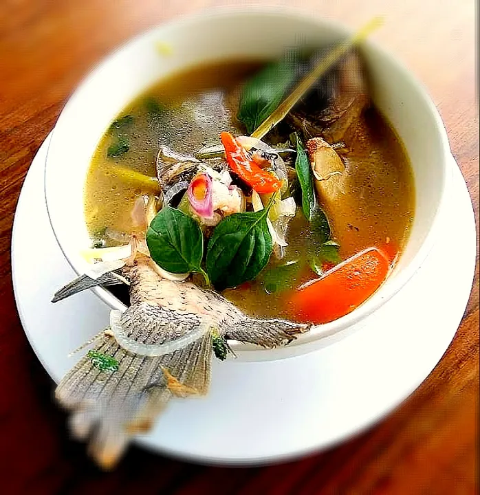 Snapdishの料理写真:sop gurame pedas|Erwin Samboraさん