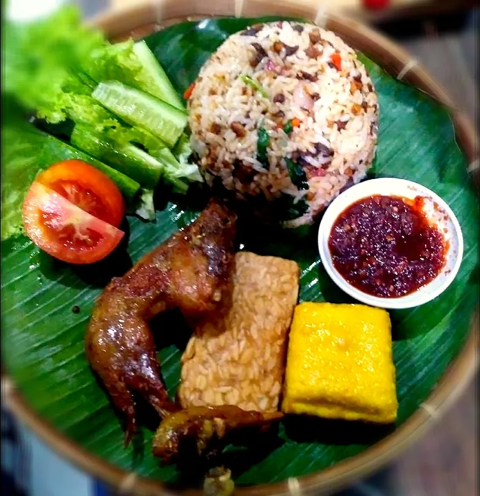 Snapdishの料理写真:paket nasi tutug oncom|Erwin Samboraさん