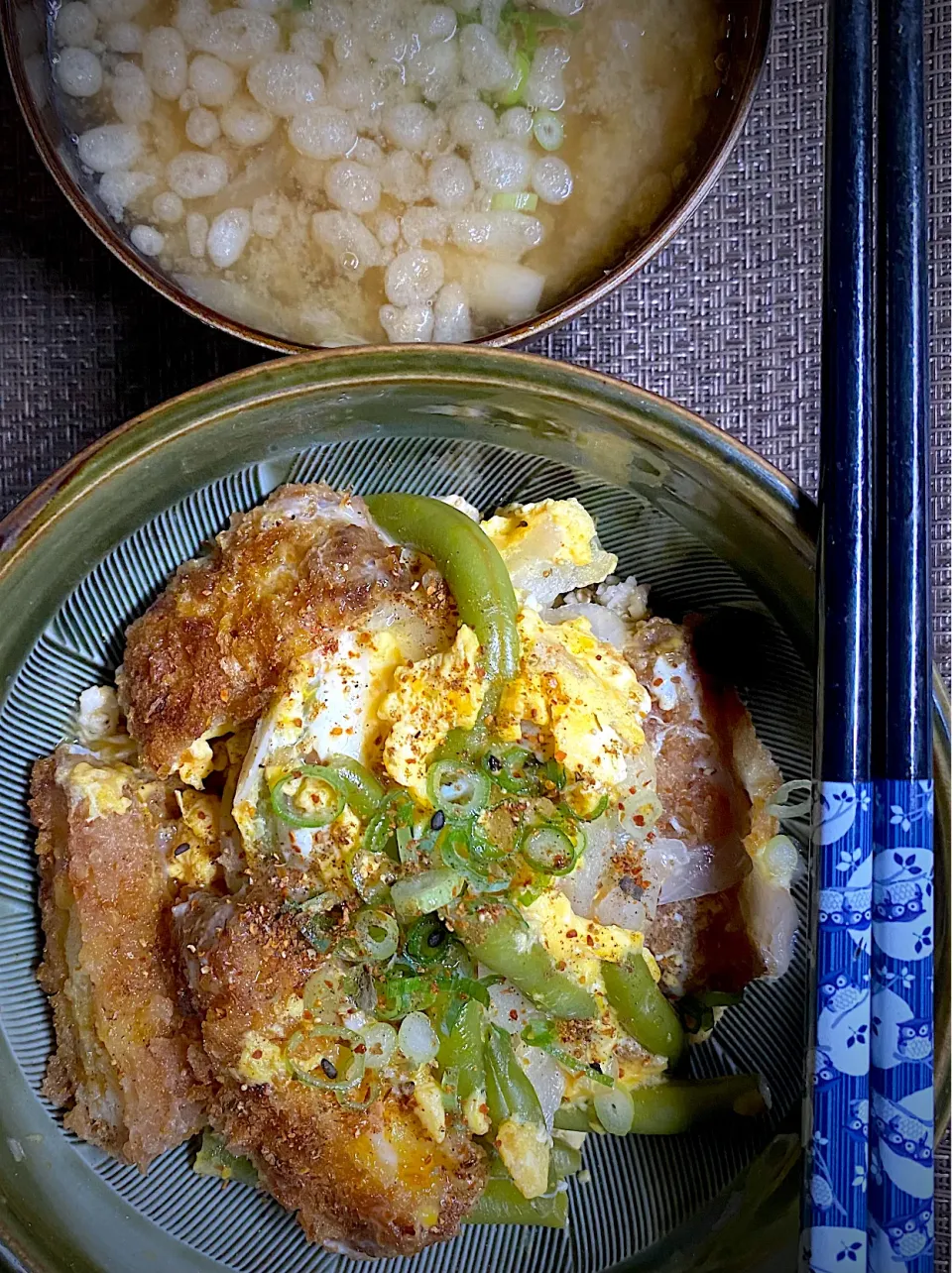 Snapdishの料理写真:チキンカツ丼 オートミールご飯|すくらんぶるえっぐさん