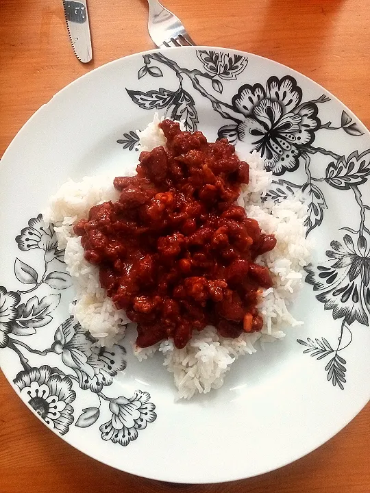 Snapdishの料理写真:Chili and rice|kadijatuさん