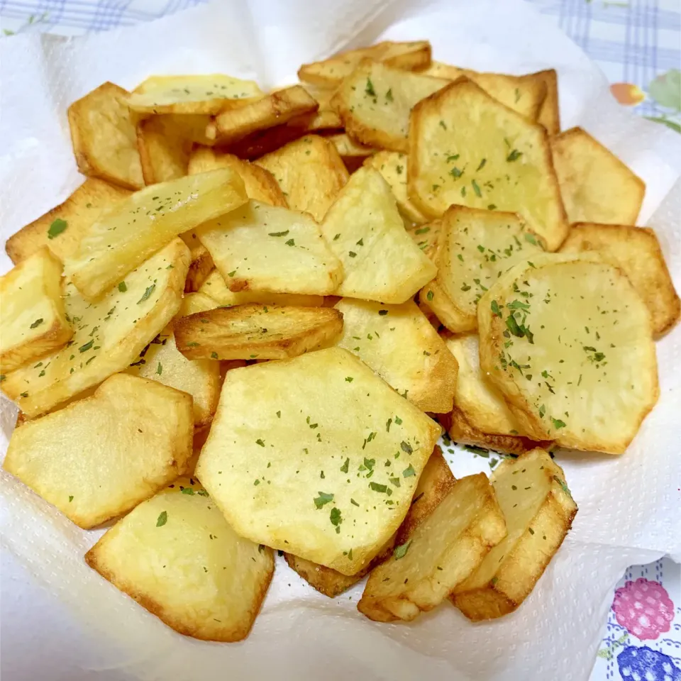 Snapdishの料理写真:志麻さんのカリカリポテト🥔|iguigupopさん