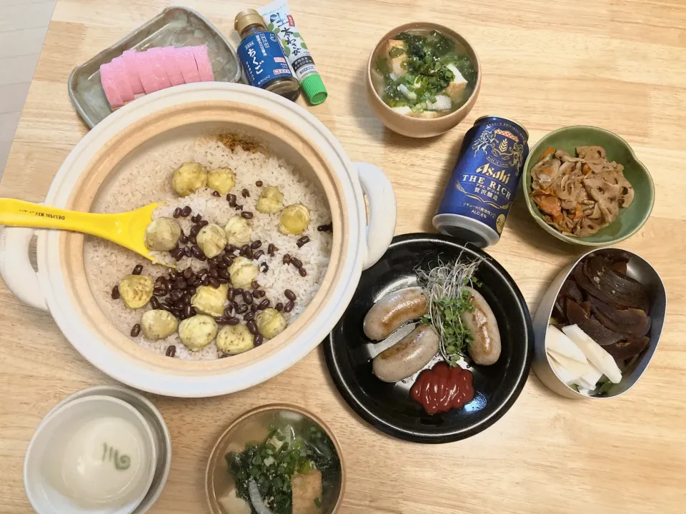 土鍋で栗ご飯🌰|さくたえさん