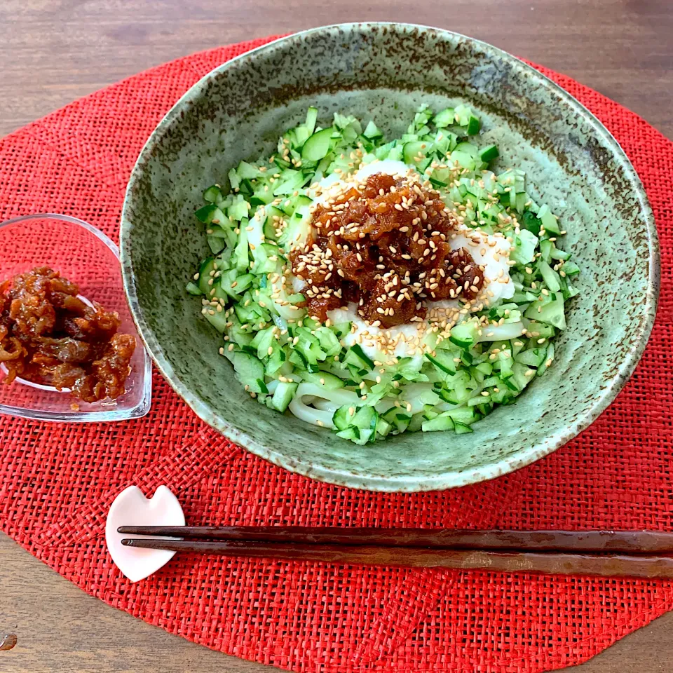 Snapdishの料理写真:こってり味噌豚のせた、あっさり冷やしうどん|chicaocafeさん