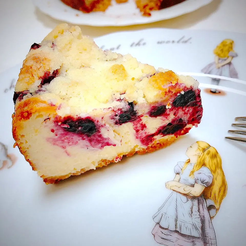 🫐超濃厚ブルーベリーのクランブルチーズケーキ🧀|レオちゃんさん