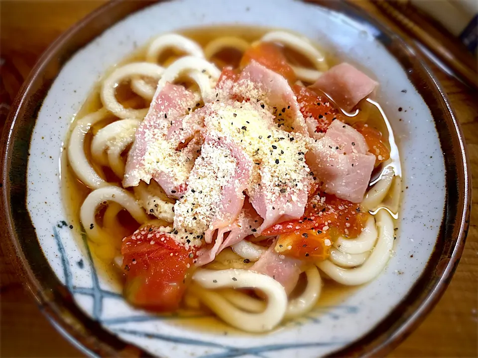 トマトベーコンチーズうどん|名状しがたいゴミムシのようなものさん