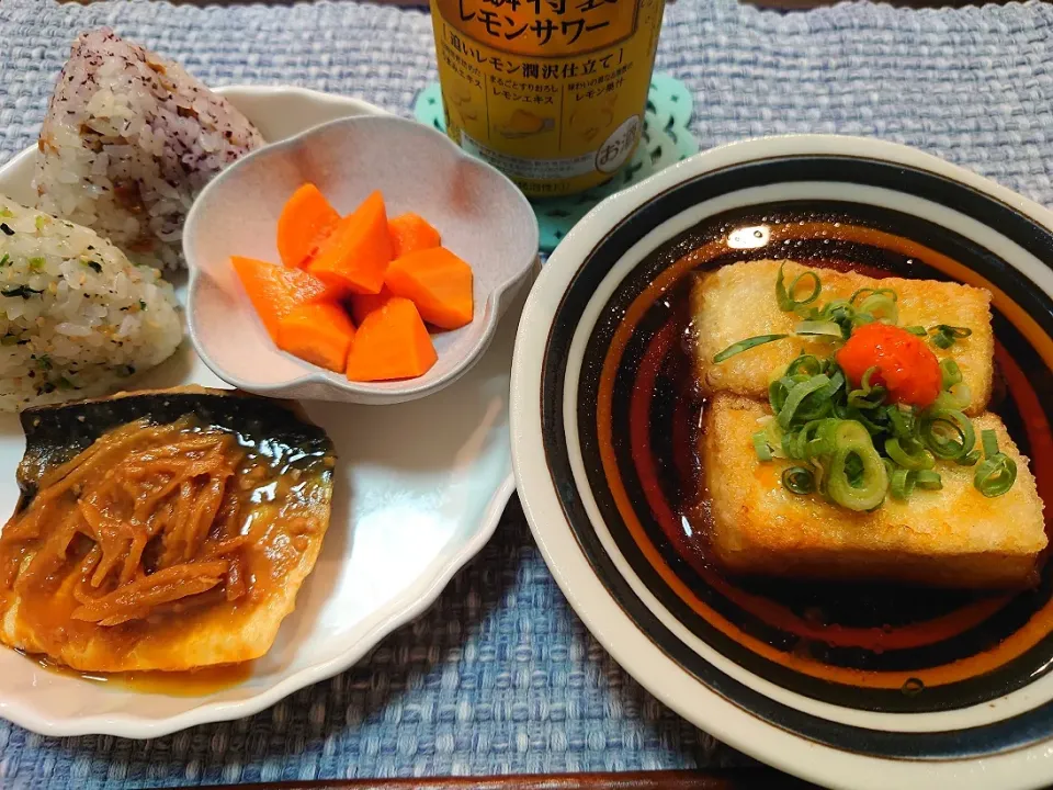 Snapdishの料理写真:★ちえこ食堂　お品書き★
❇️揚げ出し豆腐
❇️鯖の味噌煮
❇️青菜/ゆかりのおにぎり
❇️にんじんのぬか漬け|☆Chieco☆さん