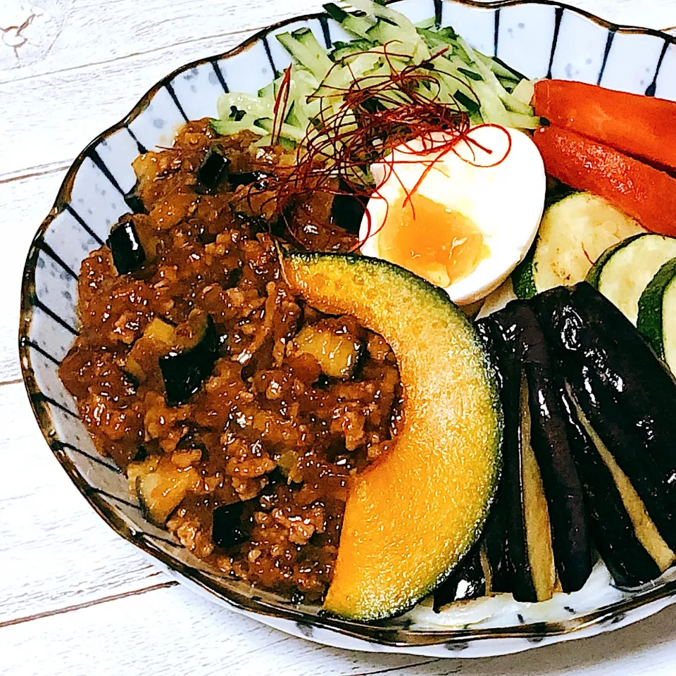 夏野菜てんこ盛り！茄子の肉味噌ジャージャー麺|sarada.makiさん