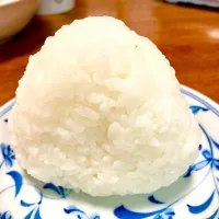 Snapdishの料理写真:塩むすび🍙美味しい💕