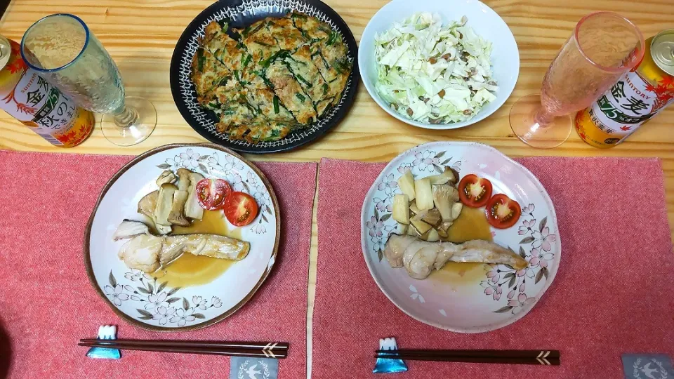 Snapdishの料理写真:まだら バターポン酢
チヂミ
納豆キャベツサラダ|ひろゴーヤさん