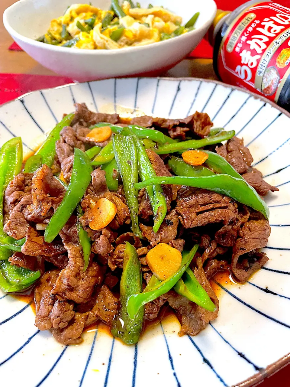 牛肉とピーマンのうまかばい炒め赤ワイン仕立て🍀|おかちさん