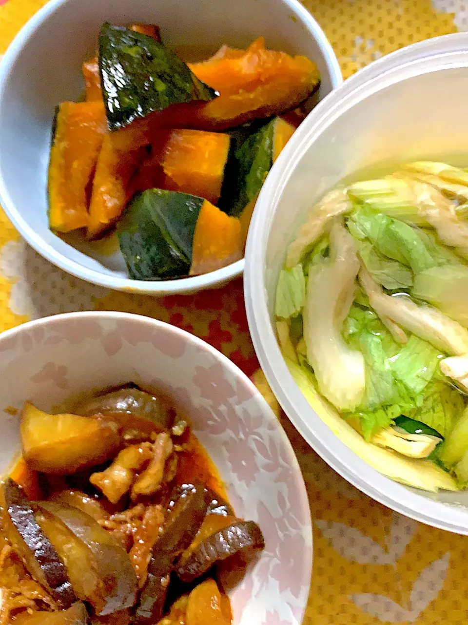 茄子🍆と豚バラの辛みそ炒め　南瓜煮　野菜の酢漬け|掛谷節子さん