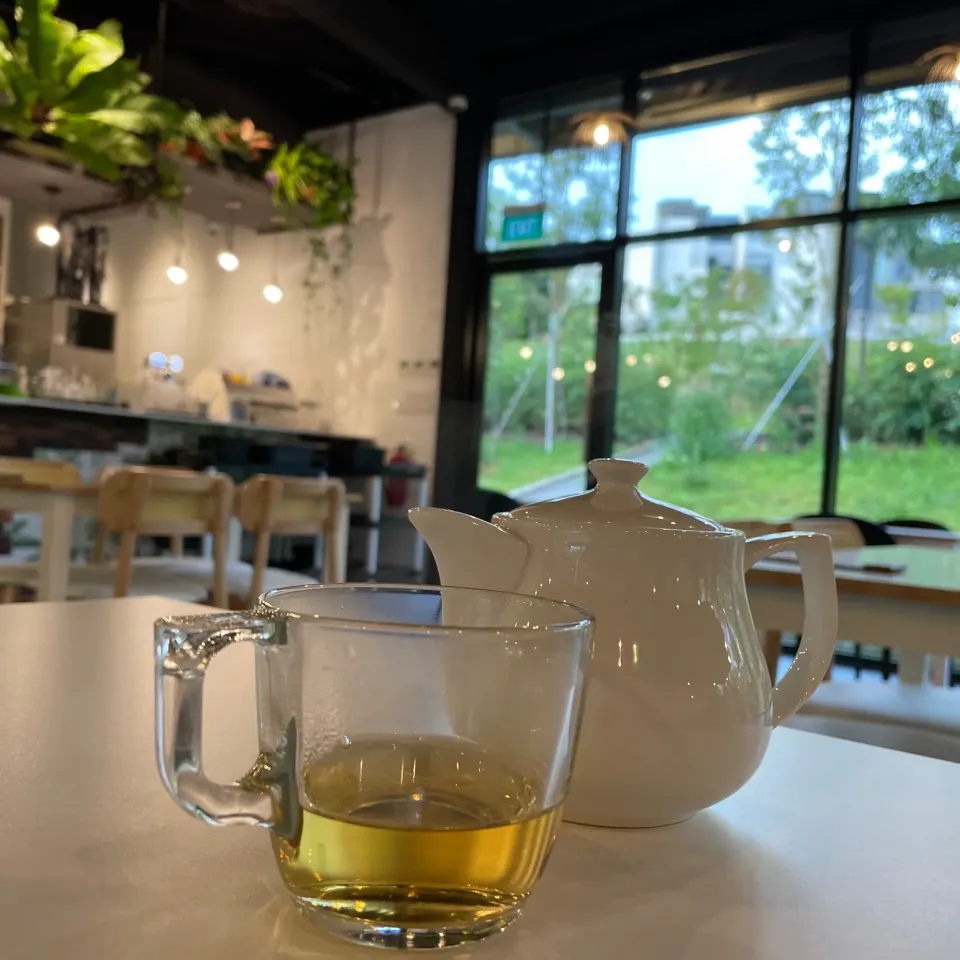 Snapdishの料理写真:Paying for the ambience~ ペパーミント茶🍵|まるまるさん