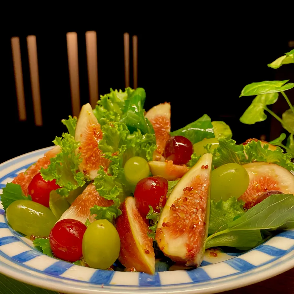 いちじくのフルーツサラダ🥗粒マスタードドレッシングで👍✨|paaruさん