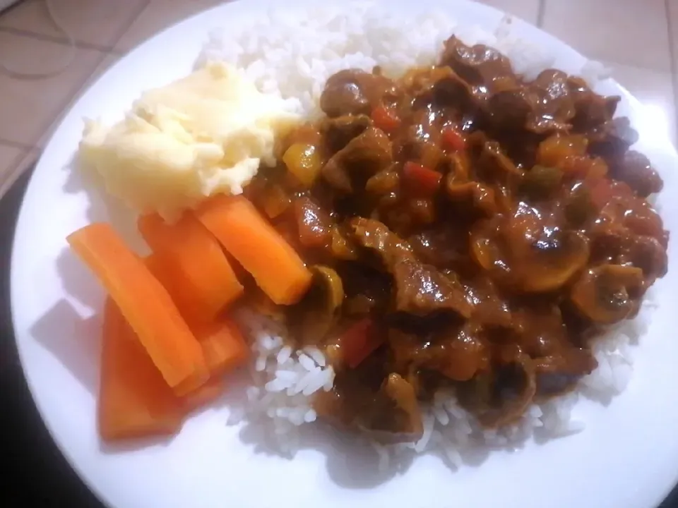 Snapdishの料理写真:Tonight's dinner 😍 chicken gizzard and rice|Jessさん