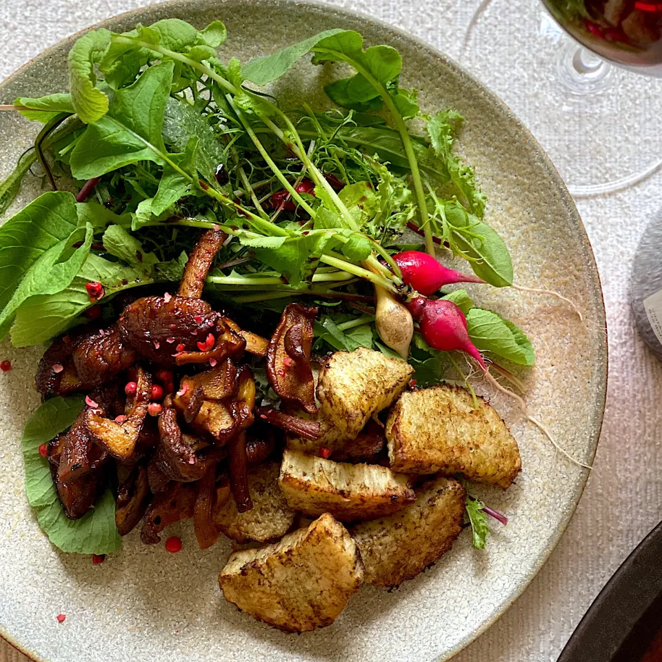 🍂🥗🍄採れたて野菜のグリーンサラダ、長芋のグリル、しいたけのグリル～バルサミコドレッシング～|ゆきぽん@ゆきの家飲み料理さん