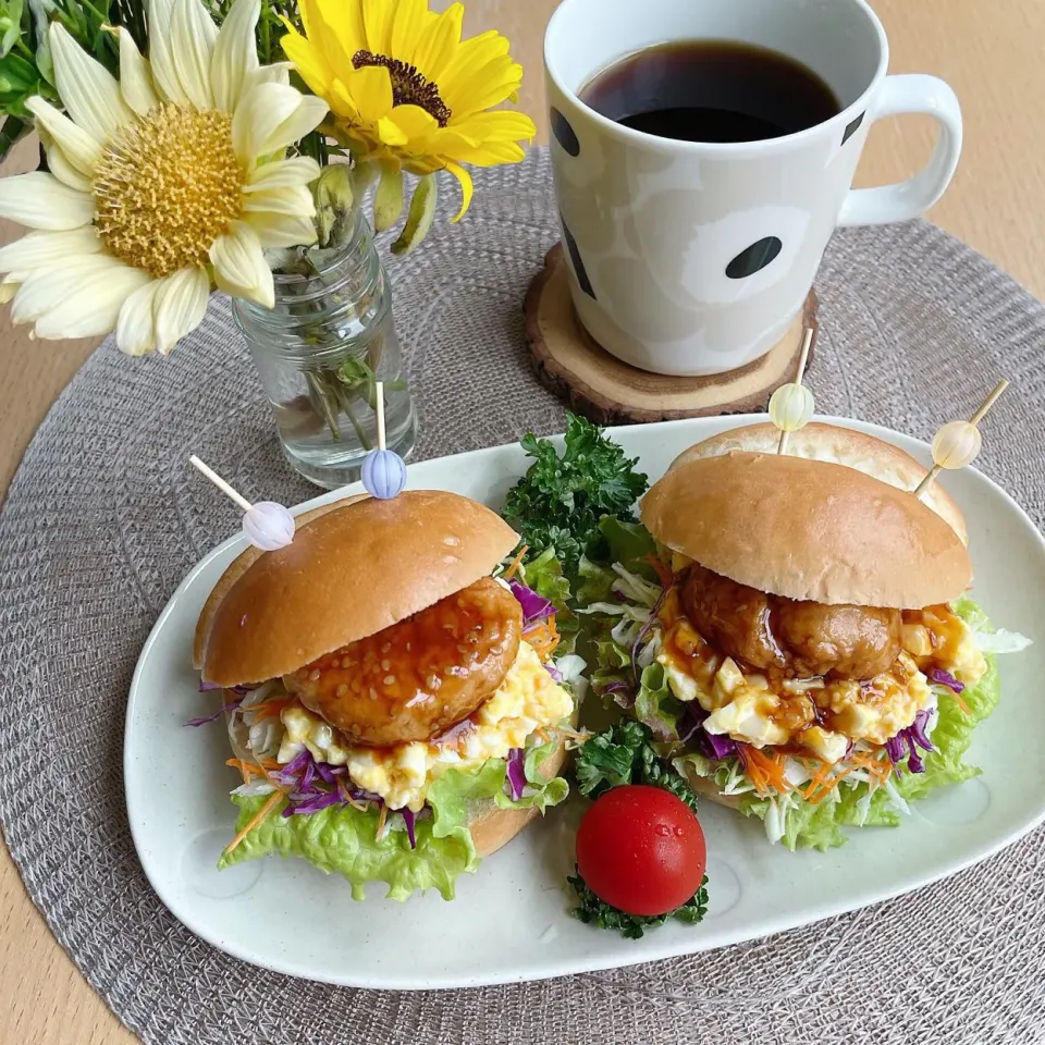 9/1❤︎照り焼きチキンたまごサンド🌱
〈サンド具材〉
・生ろおるパン
・照り焼きチキン
・たまごサラダ
・フリルレタス.キャベツ.紫キャベツ.人参|Makinsさん