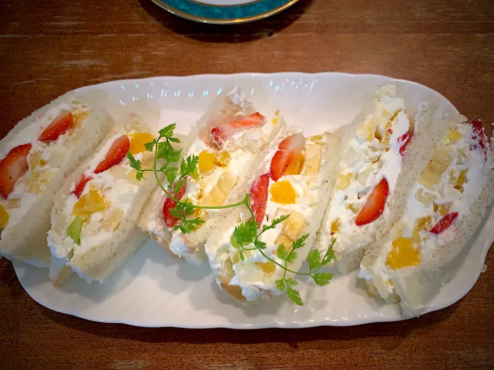 プチモンドのフルーツサンド|yumyum😋さん
