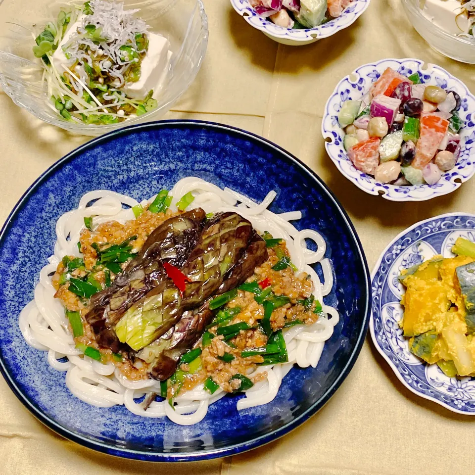 Snapdishの料理写真:長なすのピリ辛肉みそうどん 🍀宿儺かぼちゃのミルク煮 🍀お豆のサラダ|goo_goo💕さん