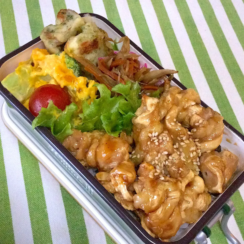 Snapdishの料理写真:長女のJK弁当　焼き鳥丼|yukoさん