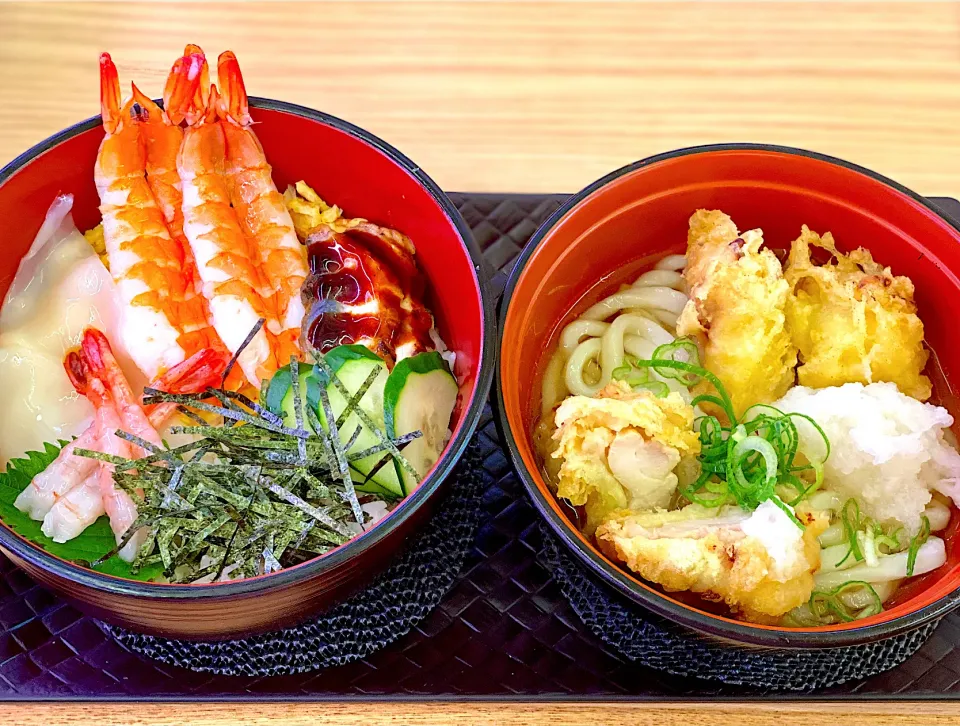 Snapdishの料理写真:海鮮ちらしと鶏天ぶっかけうどん|にゃあ（芸名）さん