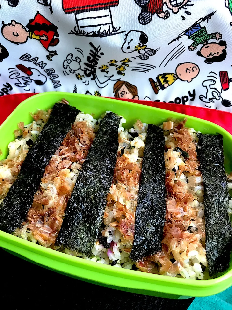 #昼飯　ストライプ海苔おかかロウカット玄米6つの海のめぐみ梅しそ混ぜご飯弁当|ms903さん