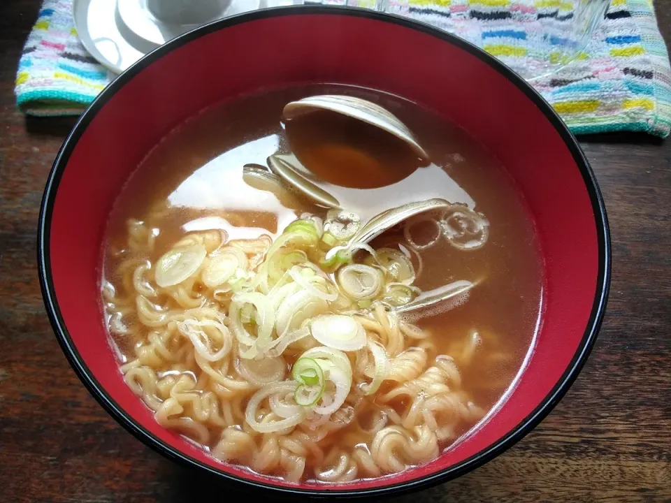 ストックのインスタント醤油ラーメンを使って、ホンビノス貝だし醤油ラーメン🍜|にんにくと唐辛子が特に好き❤️(元シャリマー)さん